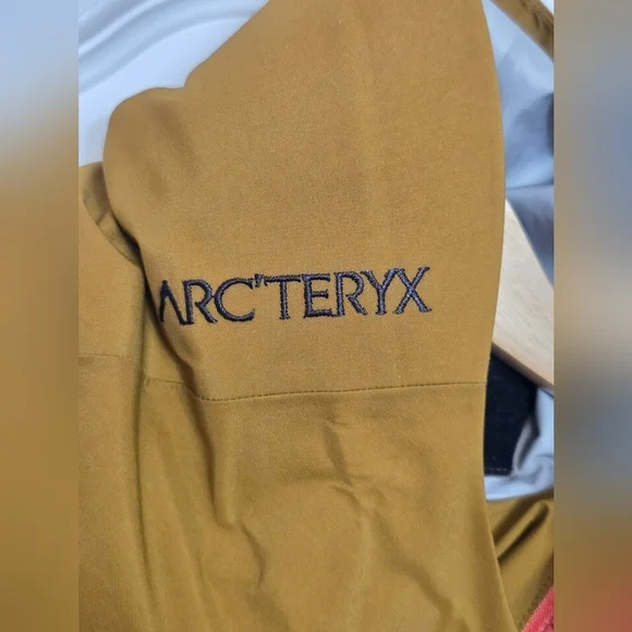 Arc'teryx Gore Tex RUSH Jacket - Picture 5 of 14